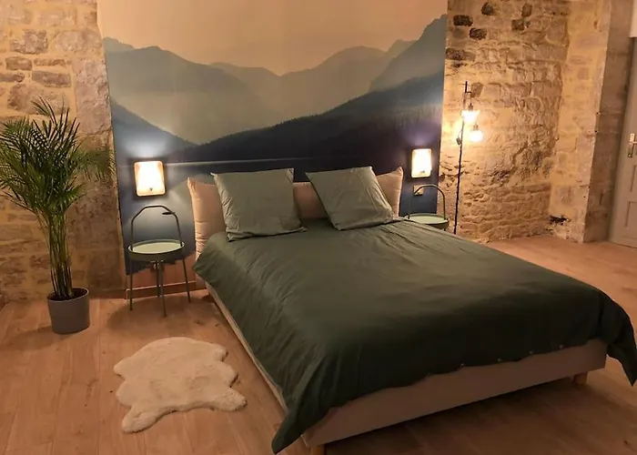 Nuits Centre : Superbe Gite Renove Et Climatise